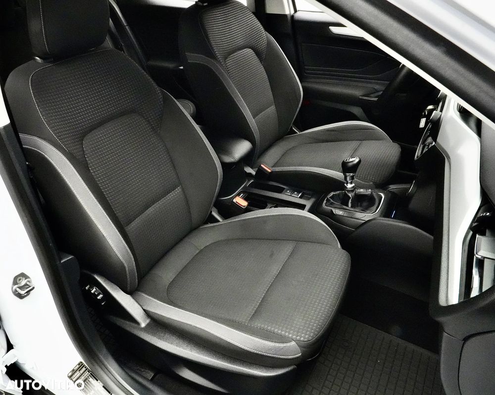 Ford Focus 1.0 EcoBoost Titanium Business - 14