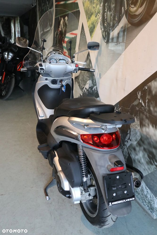 Piaggio Beverly - 10
