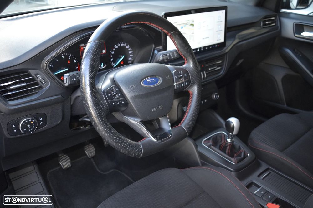 Ford Focus 1.0 EcoBoost MHEV ST-Line - 18