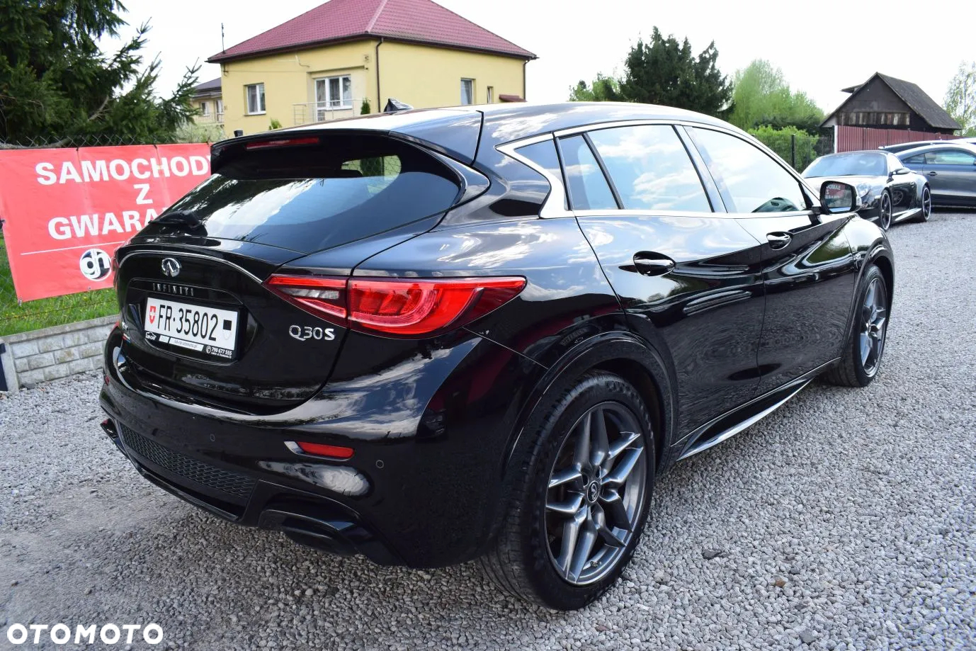 Infiniti Q30 2.0t DCT AWD Sport City Black - 3