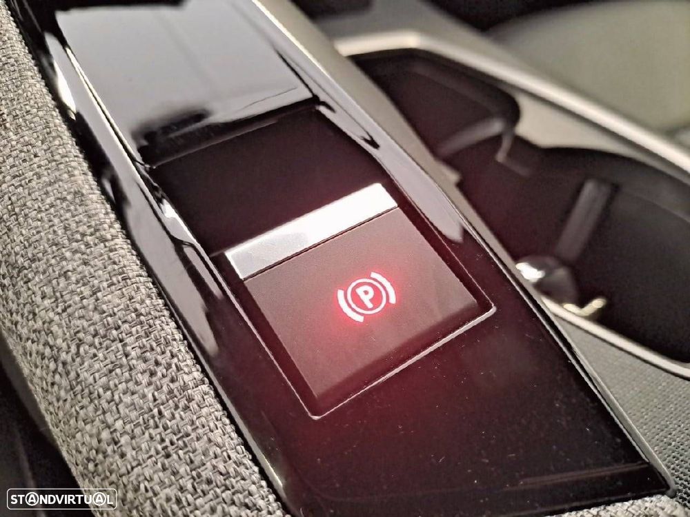 Peugeot 5008 1.2 Hybrid Allure e-DCS6 - 25