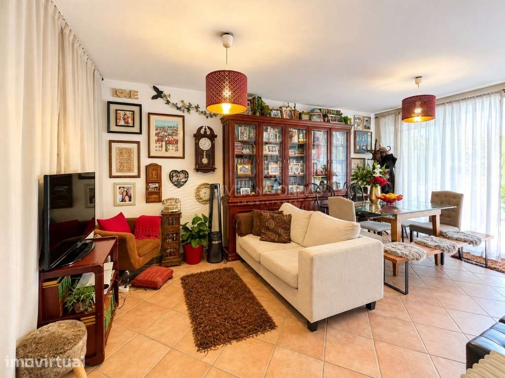 Moradia Geminada T3+1 com Piscina, Painéis Solares e Dois Espaços E... - Grande imagem: 2/49