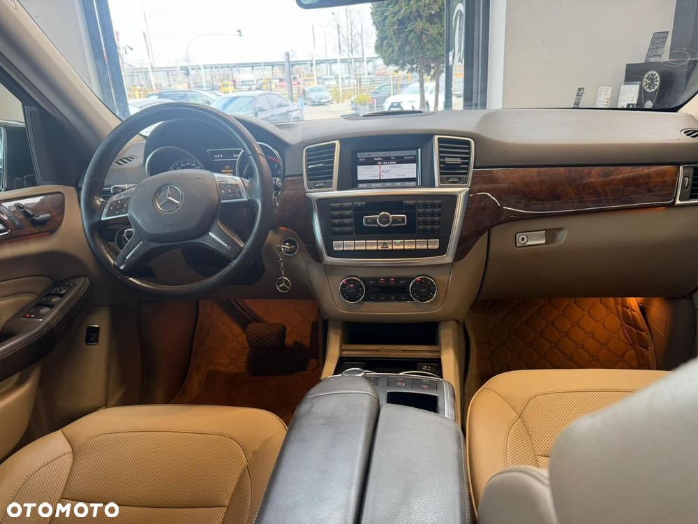 Mercedes-Benz ML - 16