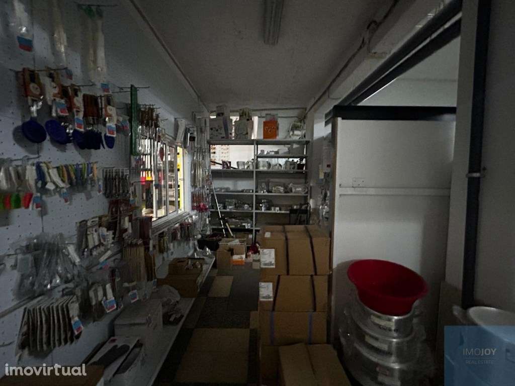 Armazém em Portimão - Grande imagem: 3/11