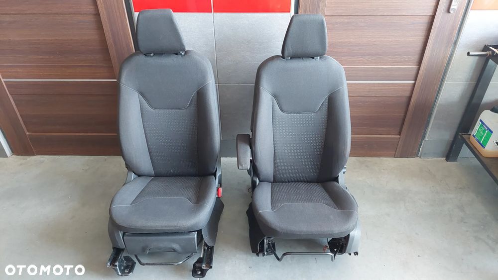 FOTELE PRZÓD KOMPLET FORD TRANSIT COURIER R2020 - 1