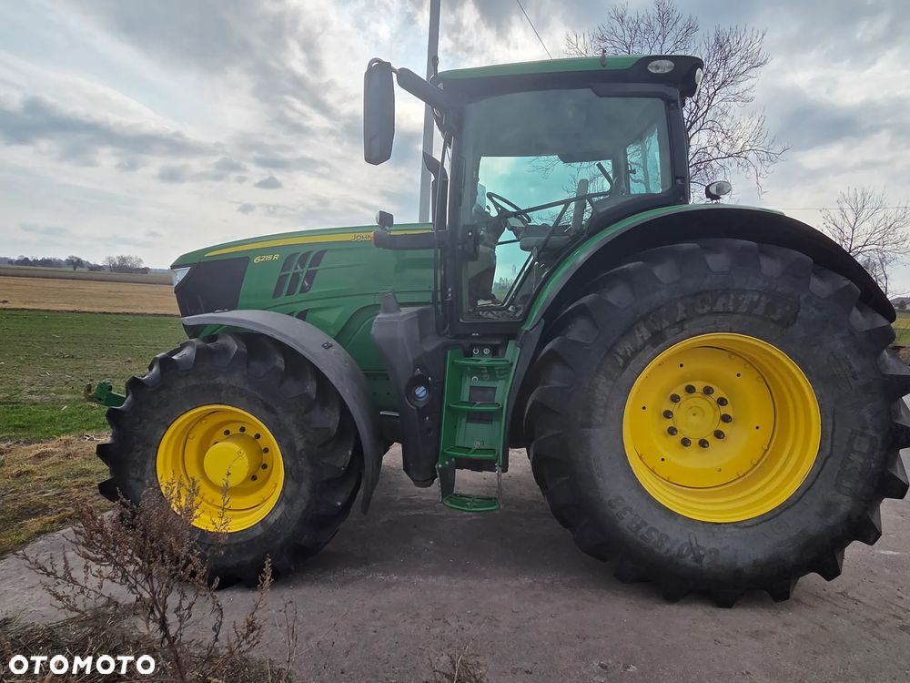 John Deere 6215R - 3