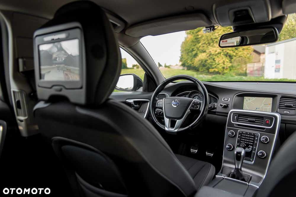 Volvo V60 D4 Summum - 16