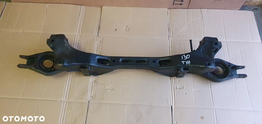 Oś tylna belka zawieszenia tył Hyundai I30 I - 1