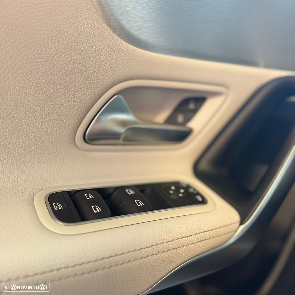 Mercedes-Benz A 180 d 7G-DCT AMG Line - 16