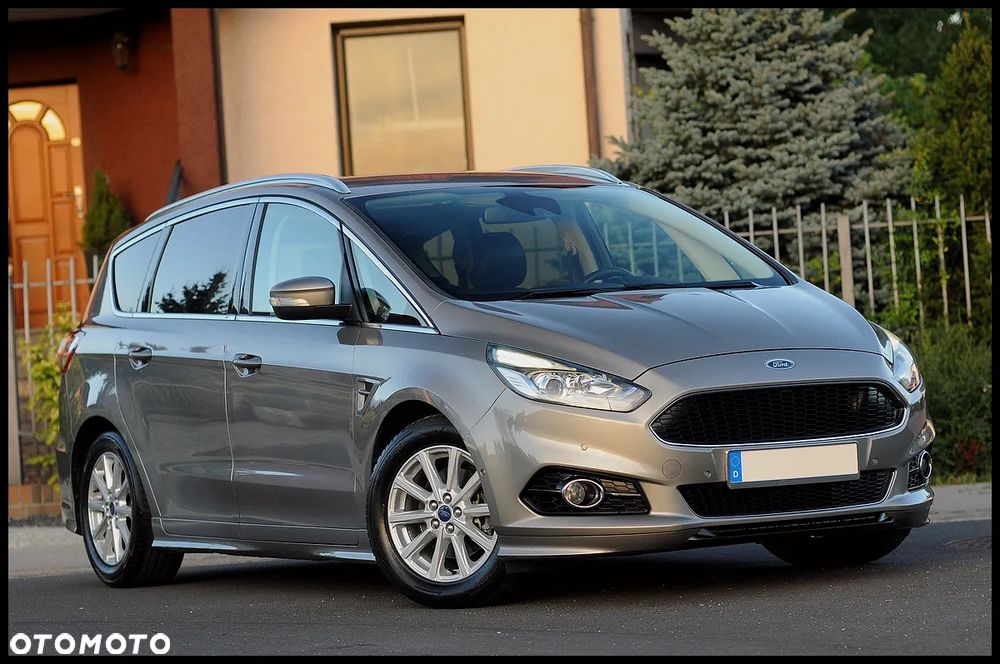 Ford S-Max - 11