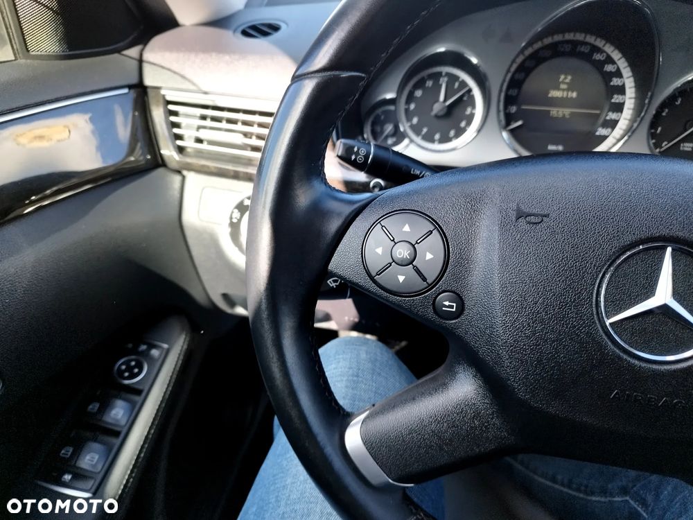 Mercedes-Benz Klasa E 200 CGI BlueEffICIENCY Avantgarde - 31