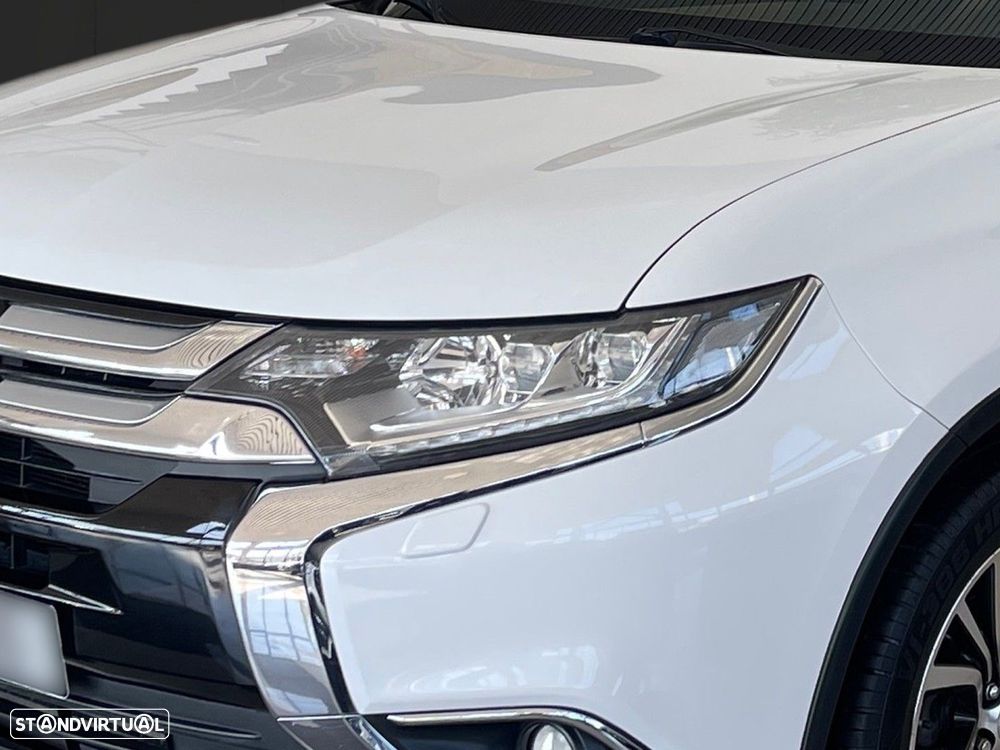Mitsubishi Outlander 2.2 DI-D Instyle Navi - 12