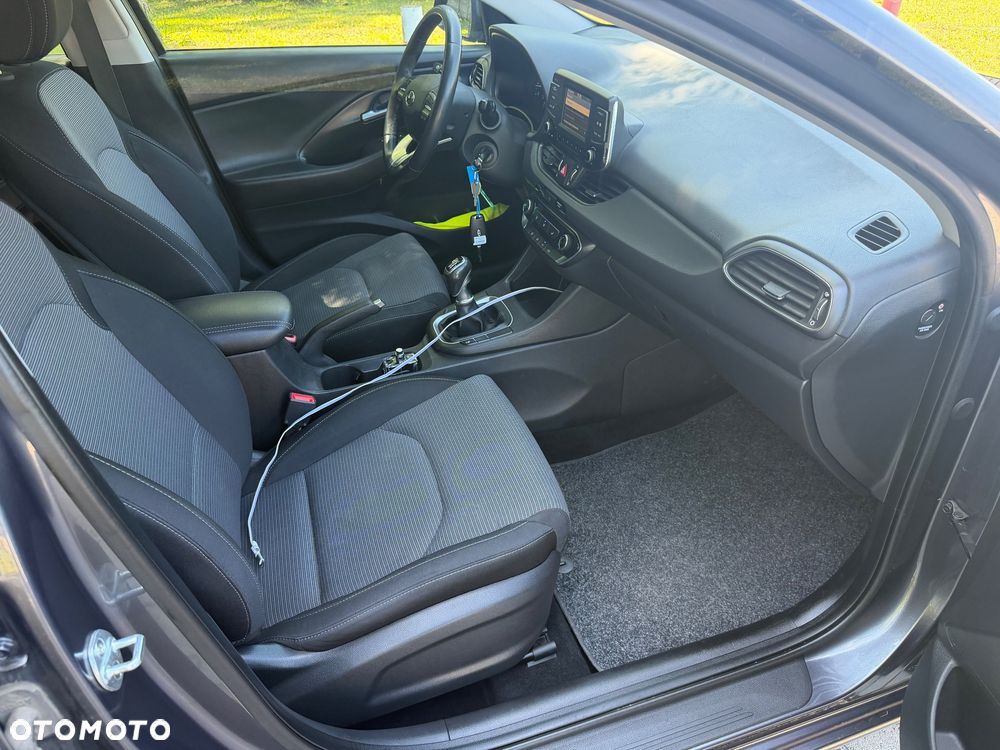 Hyundai i30 1.4 Classic + - 10