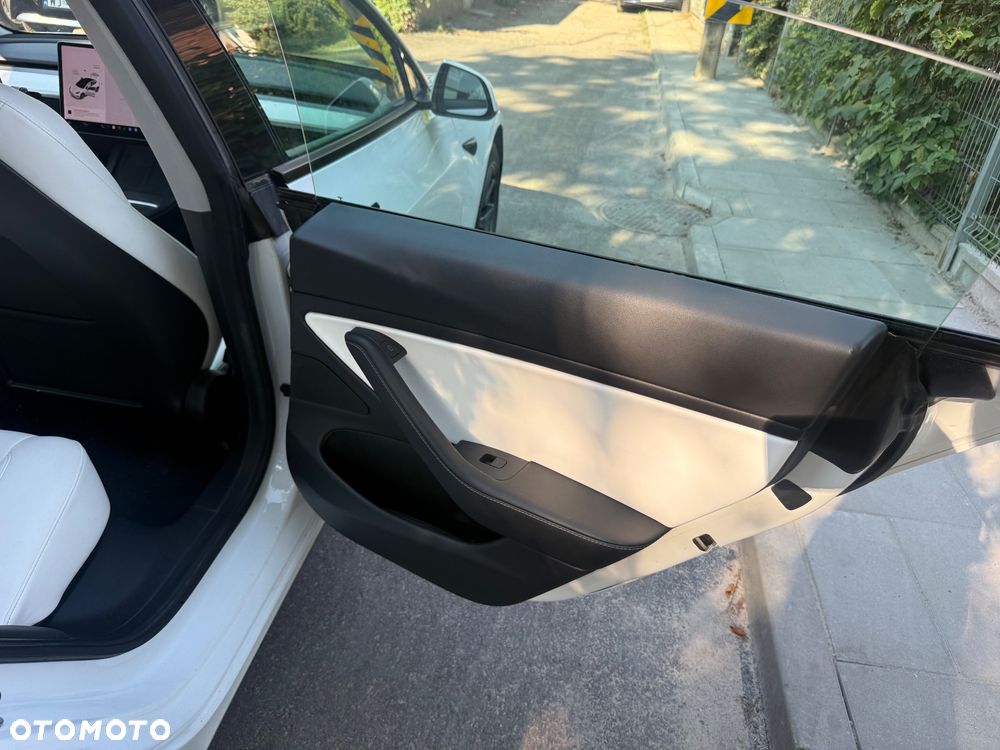 Tesla Model 3 - 19