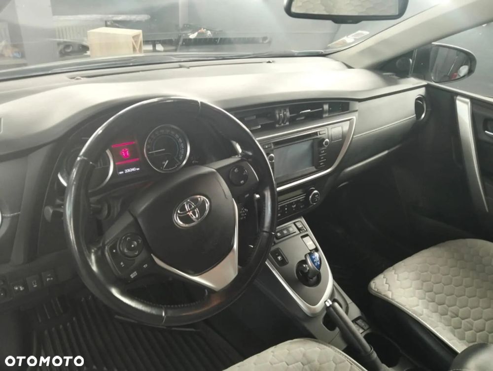 Toyota Auris 1.8 HSD Luna - 4