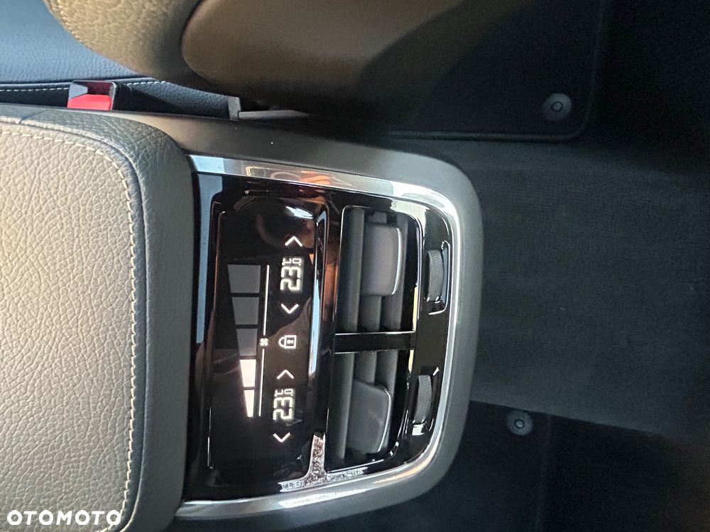 Volvo S90 B5 D AWD Geartronic Momentum Pro - 26