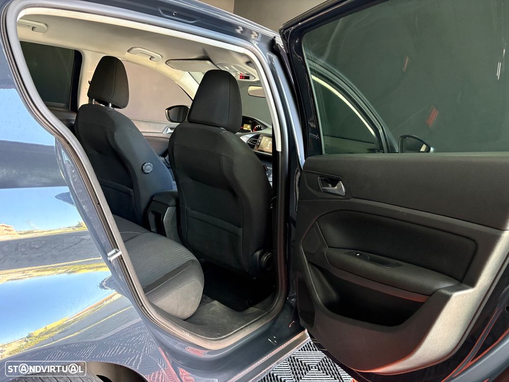 Peugeot 308 1.6 HDi Active - 36