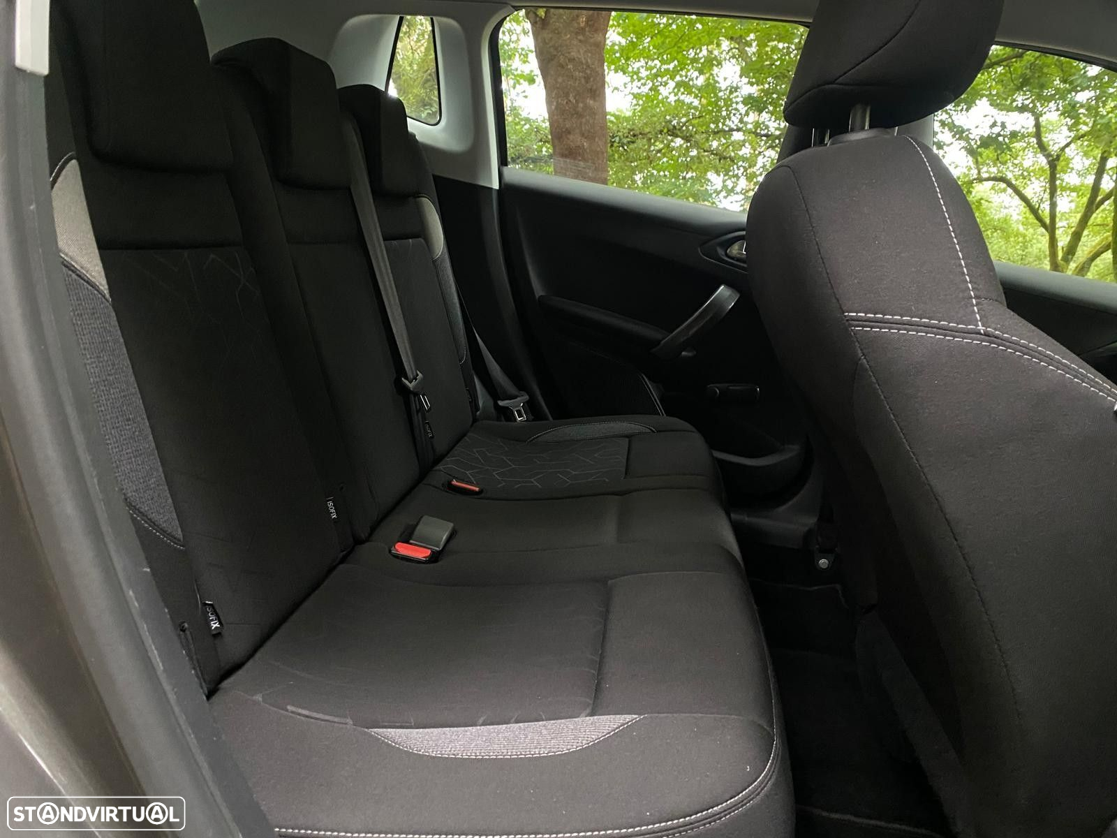 Peugeot 2008 1.5 BlueHDi Active - 27