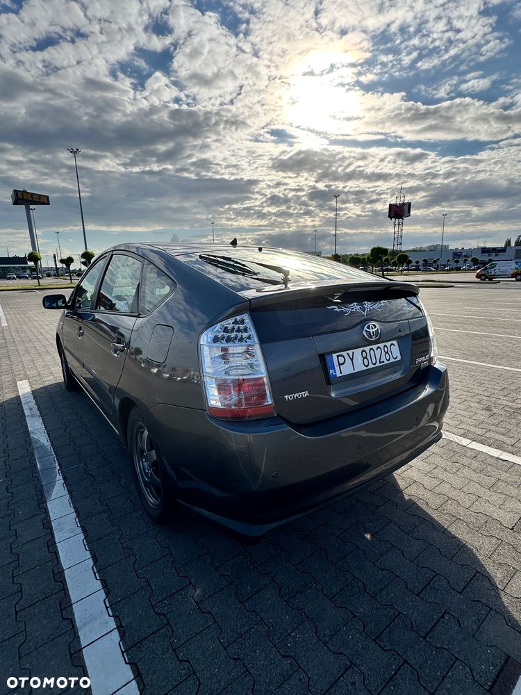Toyota Prius - 10