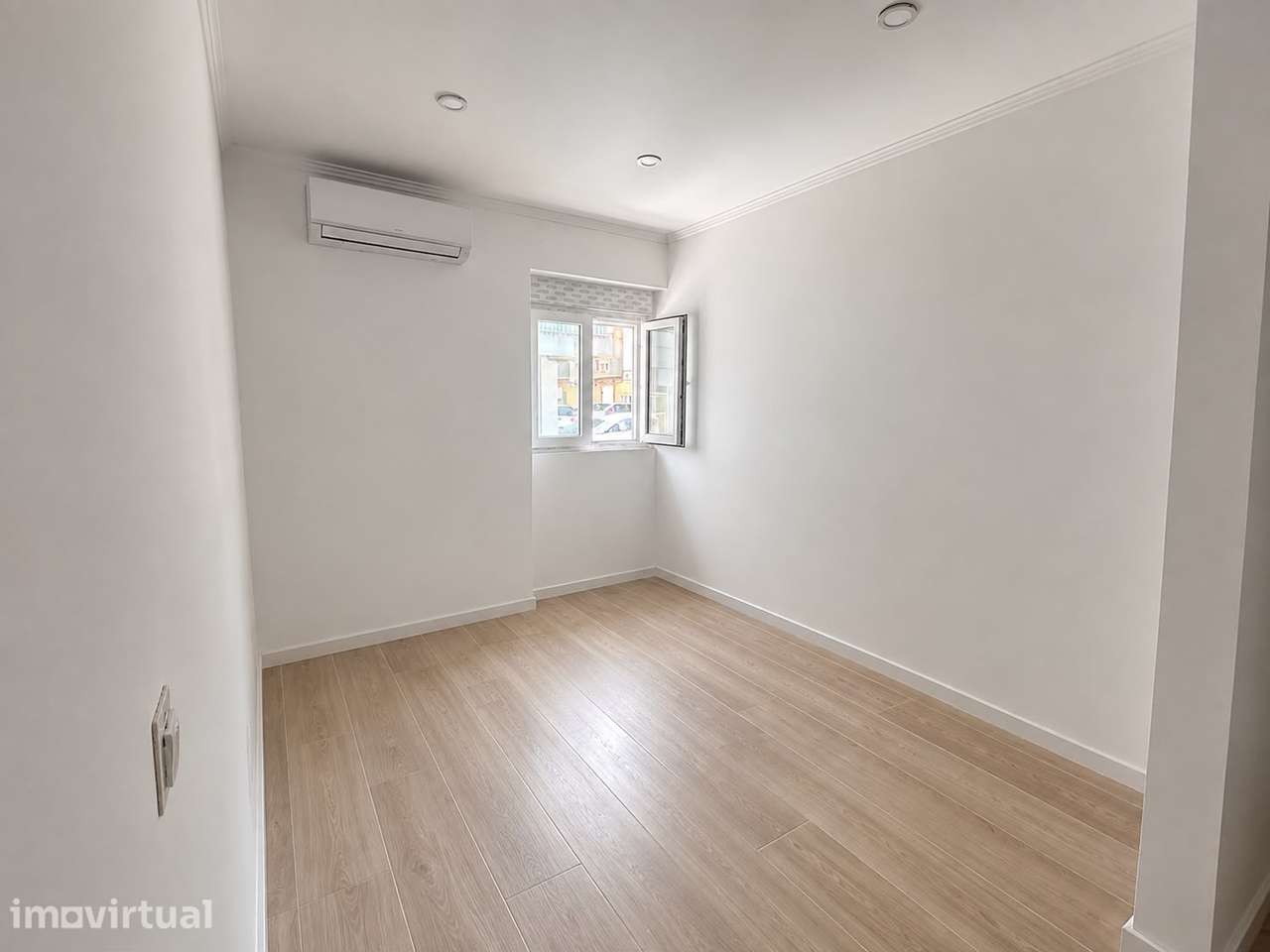 T2 - Terraço c/20m² - Baixa da Banheira - Grande imagem: 2/7