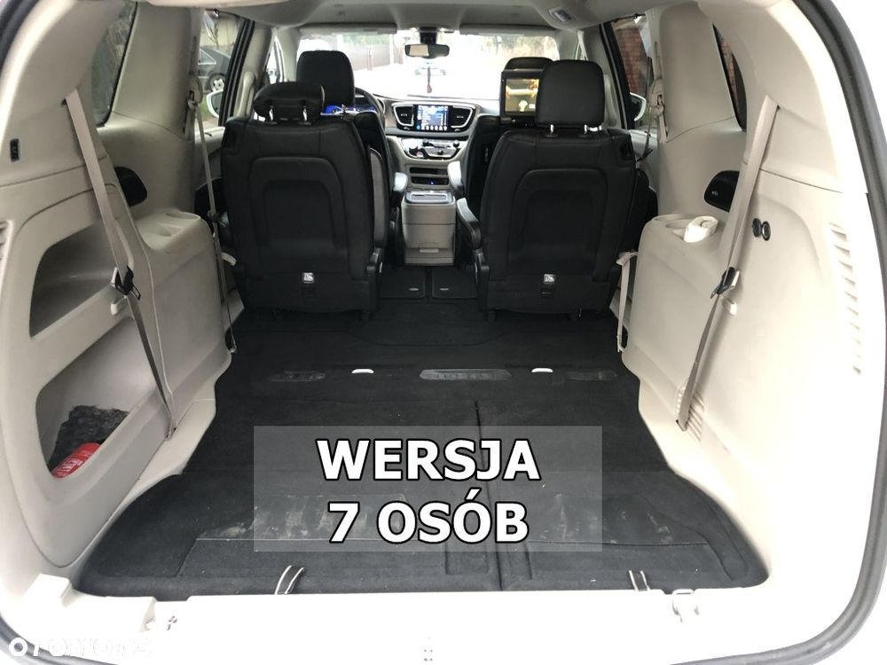 Chrysler Pacifica - 33