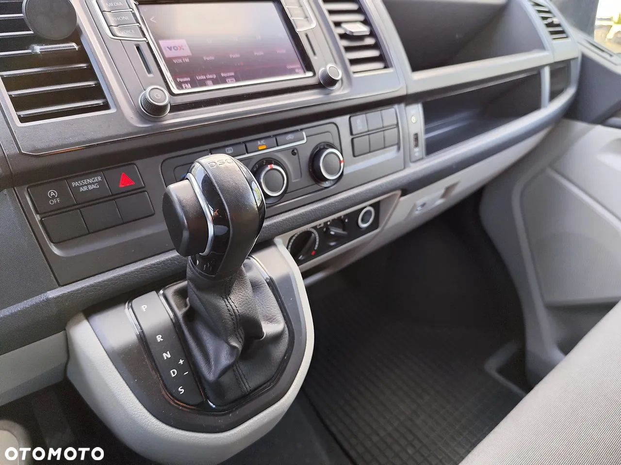 Volkswagen Transporter TDI Lang DSG 4MOTION Plus - 16