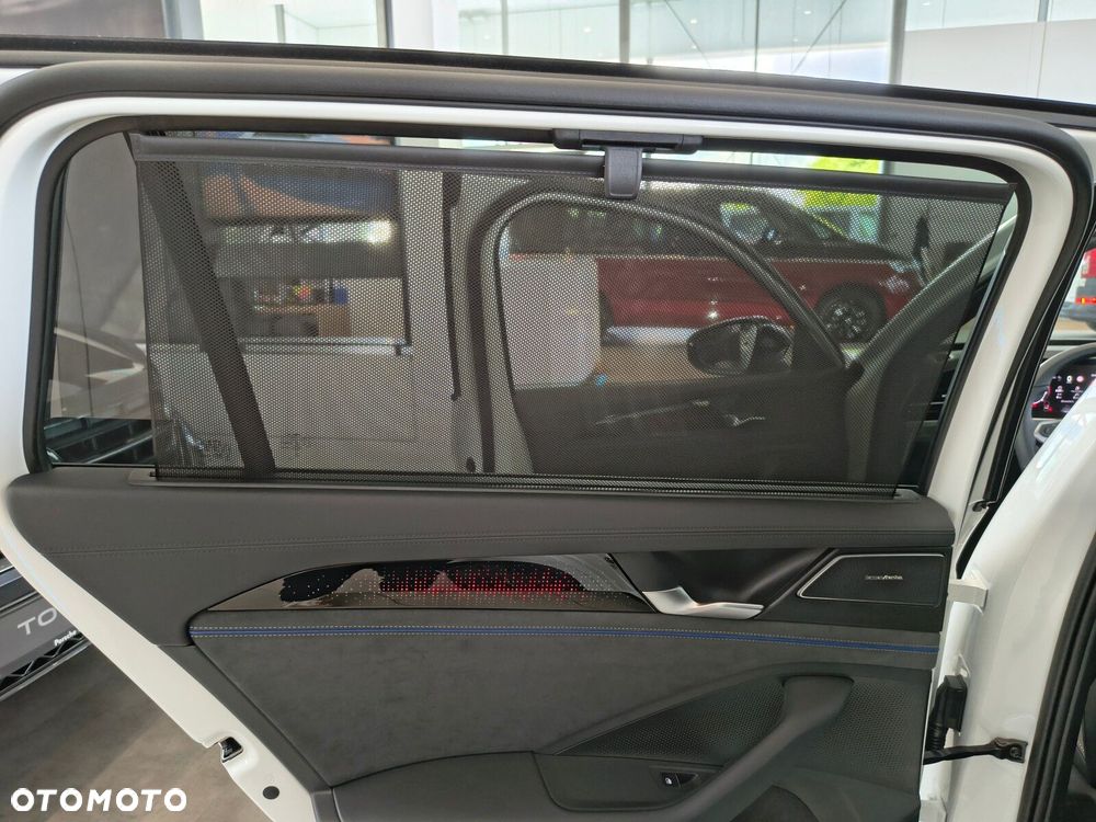 Volkswagen Passat Variant 2.0 TSI R-Line Plus DSG - 33