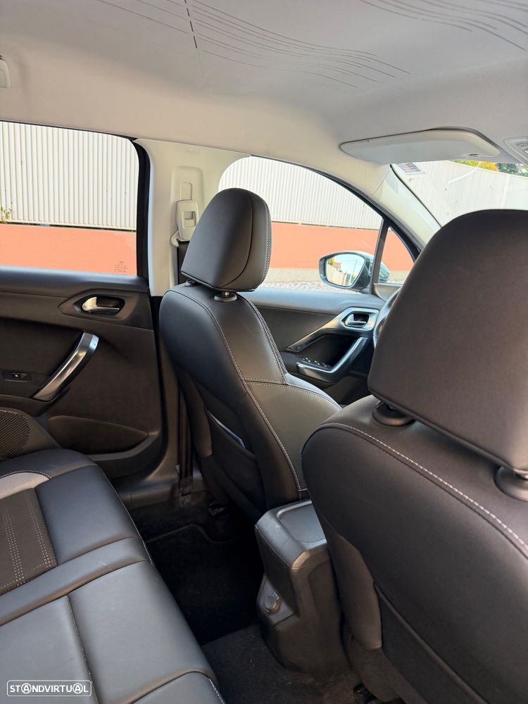 Peugeot 2008 1.2 PureTech Style - 8