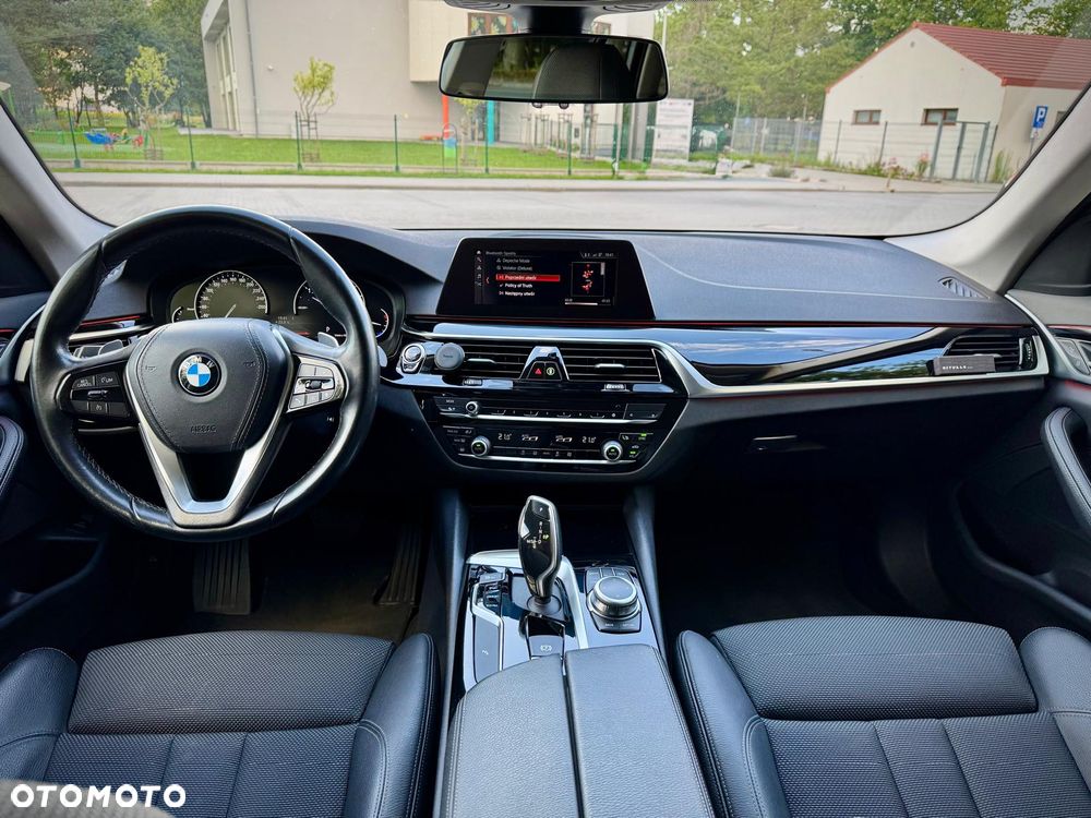 BMW Seria 5 520d Sport - 17