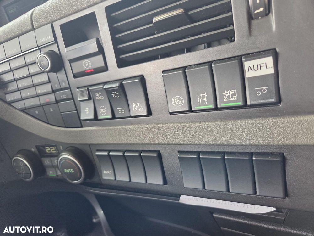 Volvo FH500, 6x2/4-AXA LIFTABILA si VIRATOARE, 500 CP euro 6, 2018, 553.963km, rulat in GERMANIA, Aeropachet, 2 paturi, frigider, 2 girofaruri, 2 rezervoare total 600l, Carte identitate RAR, posibil leasing 2 ani-STARE FOARTE BUNA-PROMOTIE 46.900 EUR+tva - 24