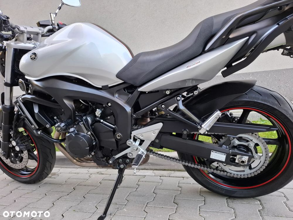 Yamaha FZ6 - 16