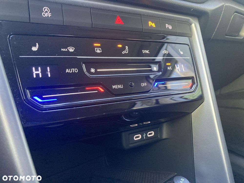 Volkswagen T-Roc 1.5 TSI Life DSG - 24