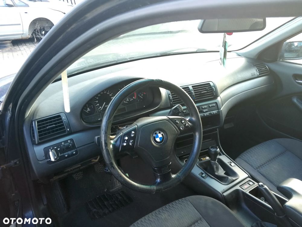 BMW Seria 3 E46 Przed Lift (98-01r.) 2.0 D 136KM. Silnik M47D20 (M47 D20) / 204D1 Skrzynia 7503247 / S5D 280Z THCI  (S5D280Z) lakier 317 Orient Blau Metallic. Cały na części. GWARANCJA !!! Przód Tył Zestaw Komplet Drzwi Klapa Zderzak Błotnik Maska Grill Atrapa Szyba Pas Lampa Lusterko Boczki Fotel Kanapa Kokpit Deska Rozdzielcza Przełącznik Włącznik Sterownik Przewody Wiązka Instalacja Moduł Komputer Czujnik Listwa Pompa Alternator Wtryski Głowica Rozrusznik Kompresor Sprzęgło Dwumas Silnik Skrzynia ABS Klimatyzacji Paliwa Wspomagania Kolektor Turbina Przepustnica Zawór Chłodnica Koło Hak Belka Sanki Zawieszenie Mcpherson Półoś Amortyzator Wydech Tłumik Zacisk Most - 17