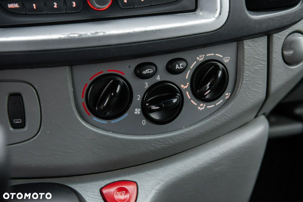 Renault Trafic - 19