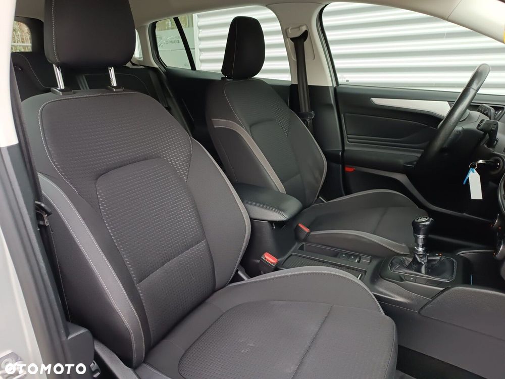Ford Focus 1.0 EcoBoost Trend Edition Business - 30