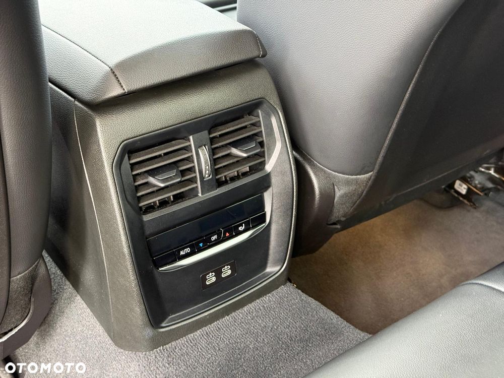 BMW Seria 3 318i - 12