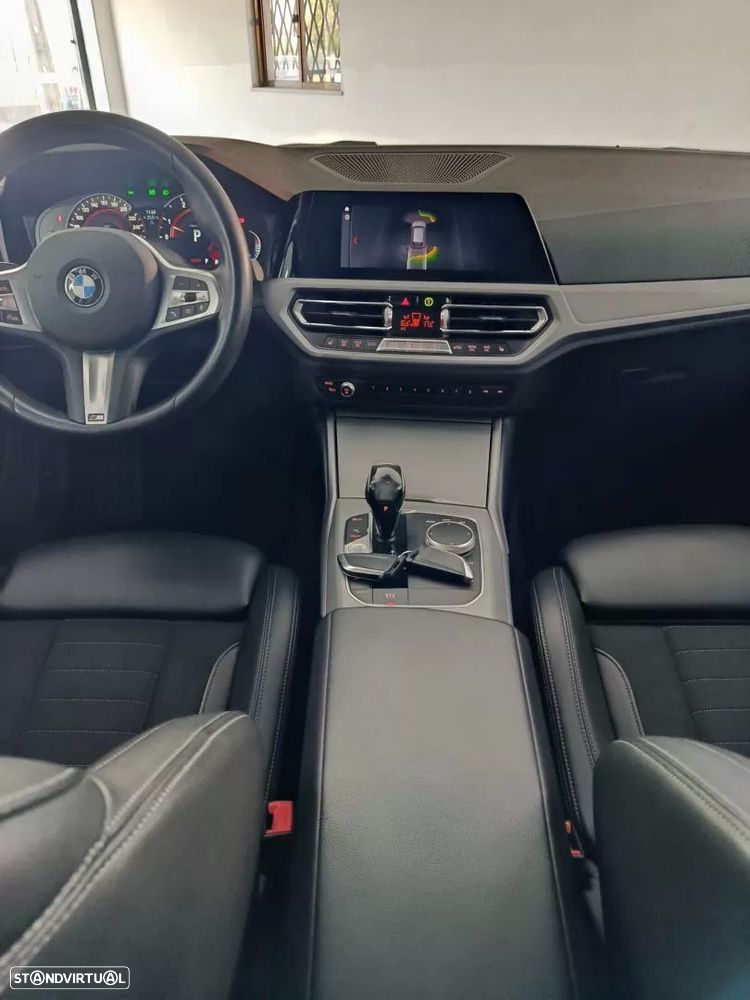 BMW 320 d Pack Desportivo M Auto - 29
