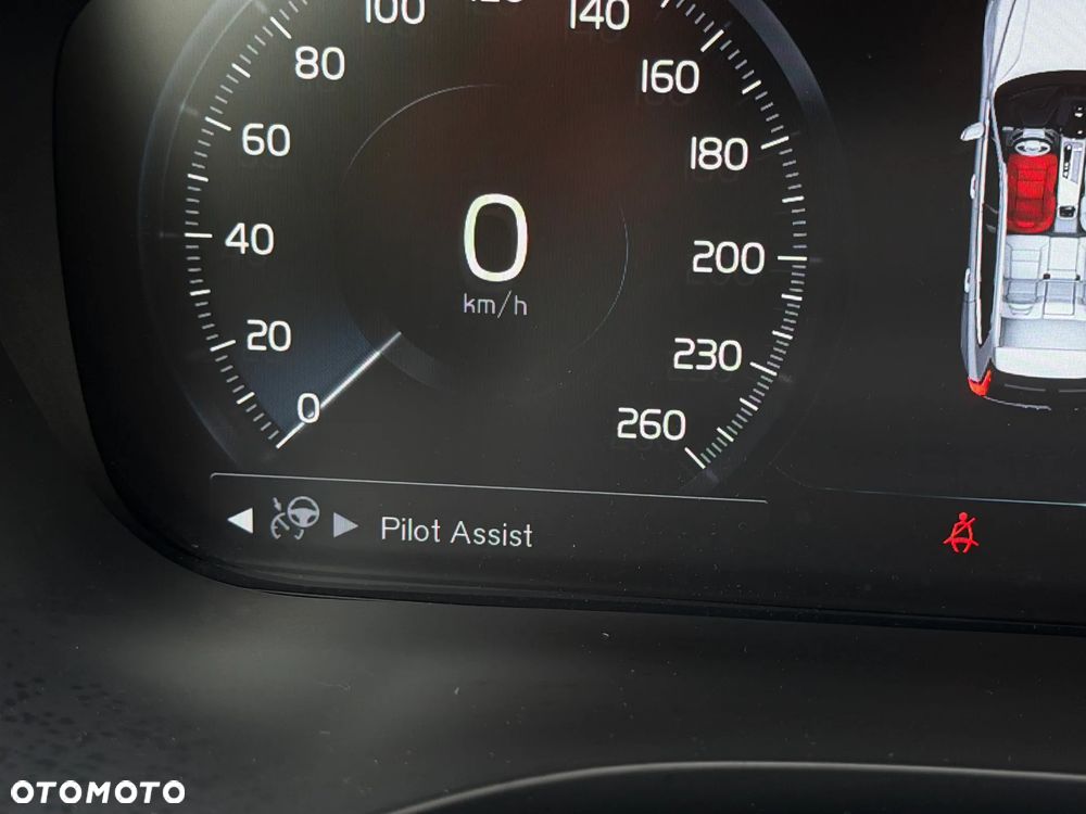 Volvo XC 60 T4 Momentum Pro - 27