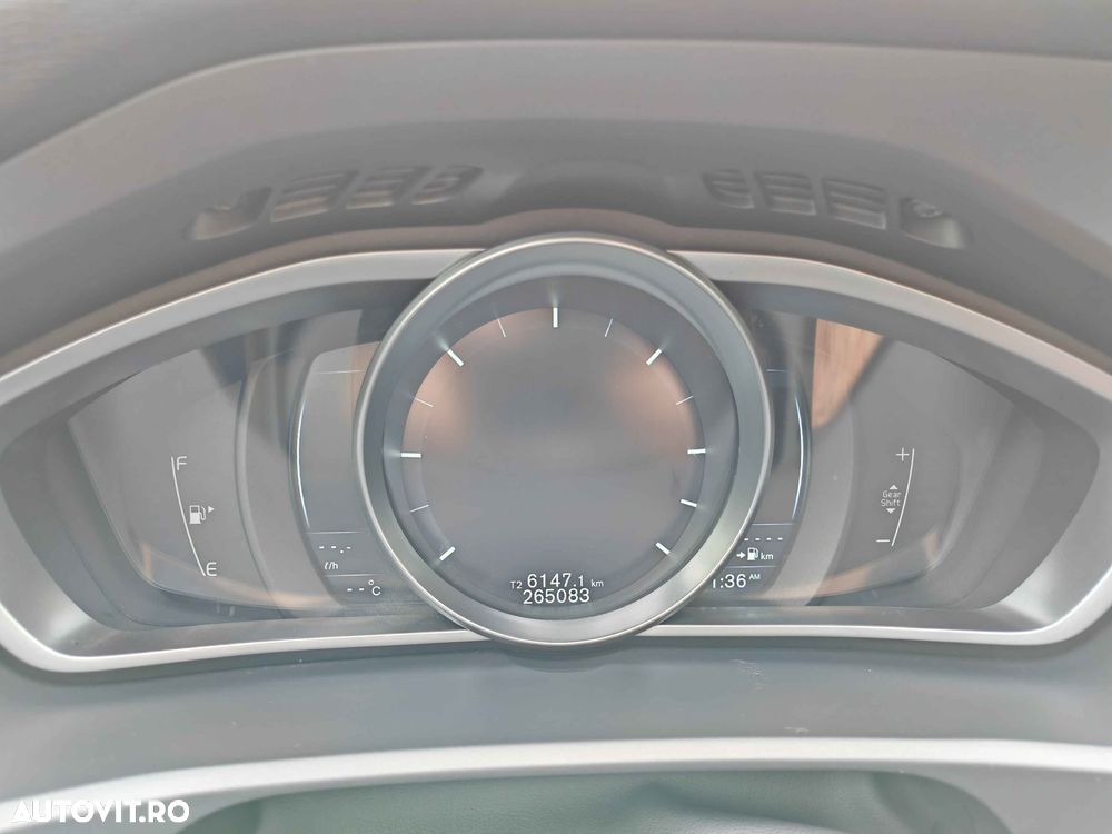 Volvo V40 D4 VEA R-Design - 16