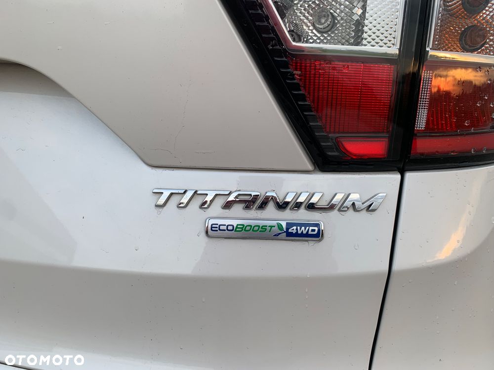 Ford Escape 2.0 EcoBoost AWD Titanium - 10