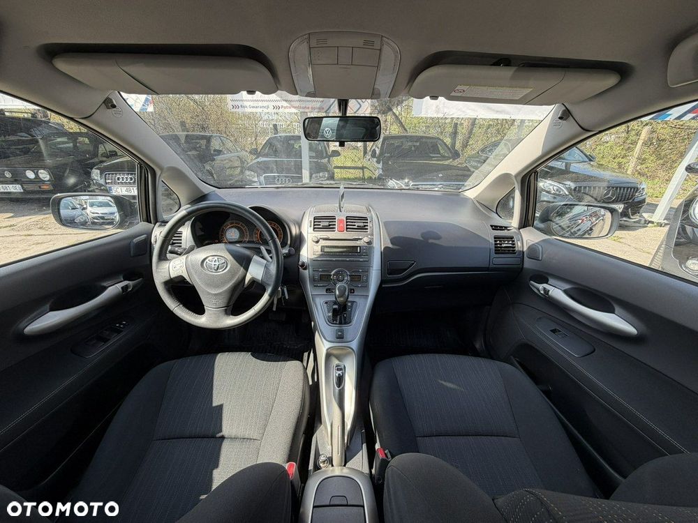 Toyota Auris - 13