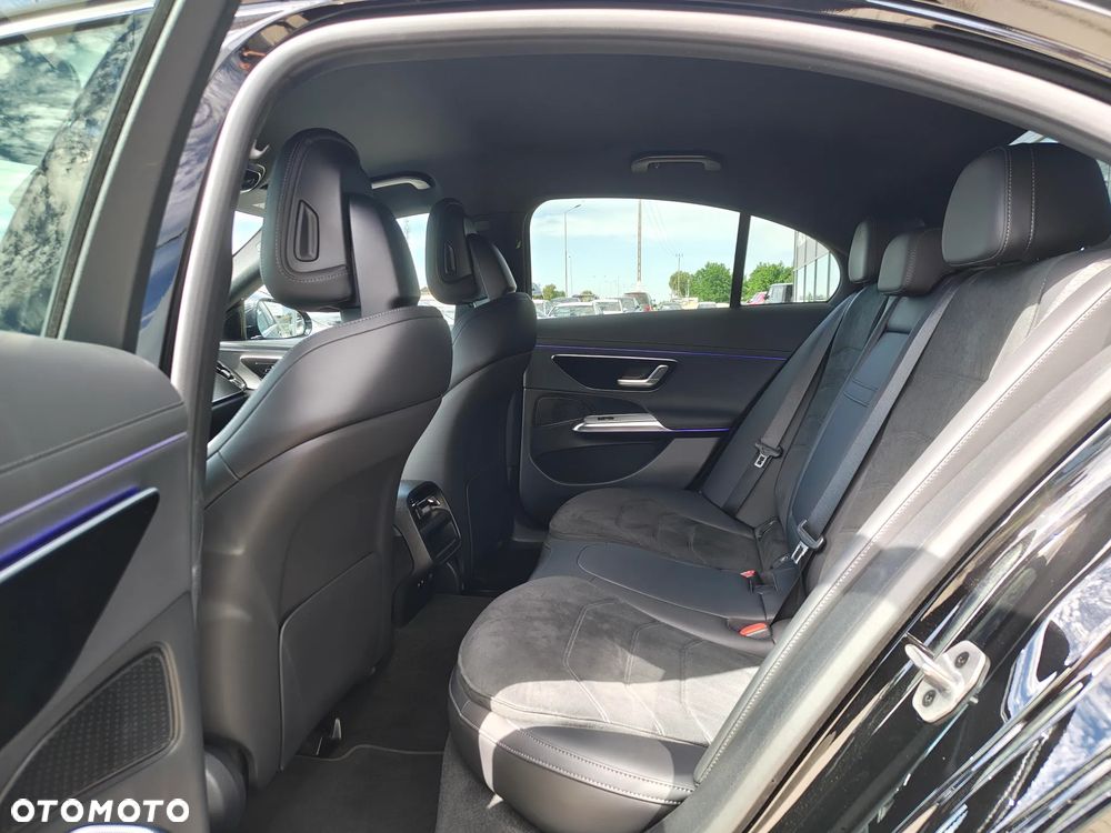 Mercedes-Benz Klasa E 220 d mHEV 4-Matic AMG 9G-Tronic - 11