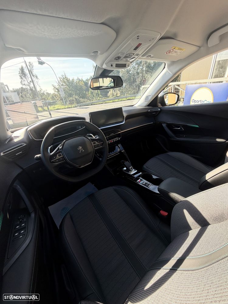Peugeot 2008 PureTech 130 EAT8 Allure Pack - 26