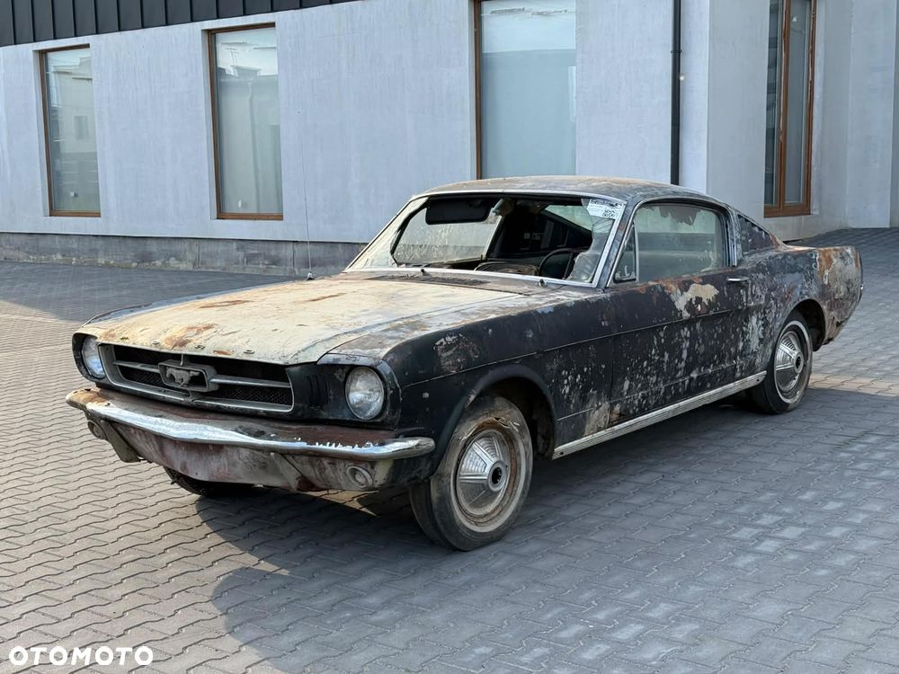 Ford Mustang - 6