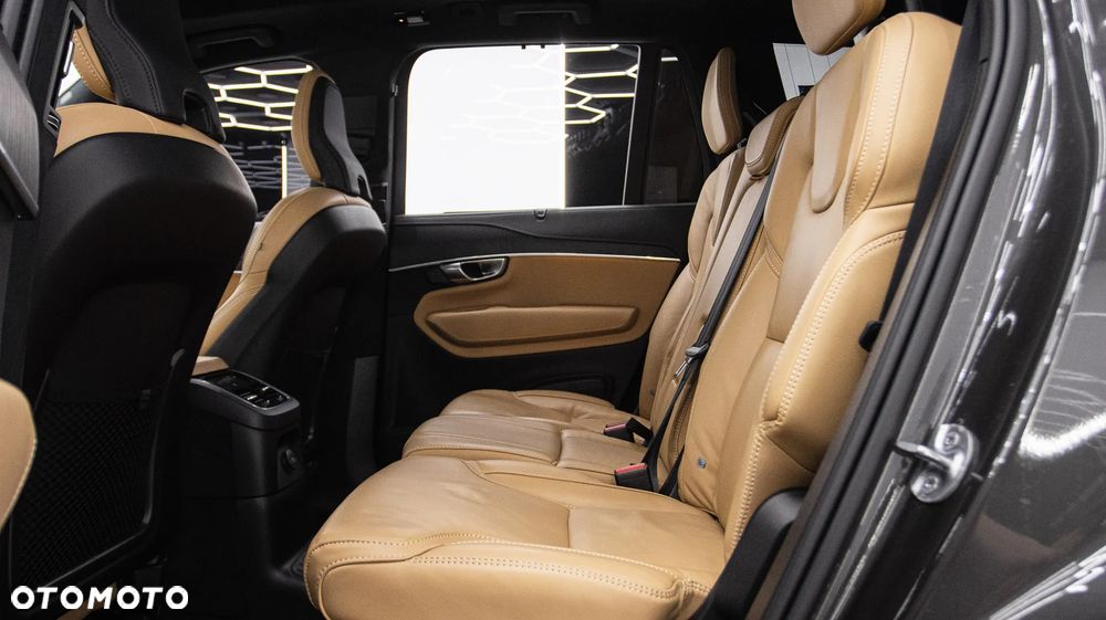 Volvo XC 90 T8 AWD Plug-In Hybrid Plus Dark 7os - 21