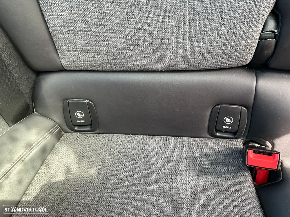 MINI 5 Portas Cooper D Aut. - 22