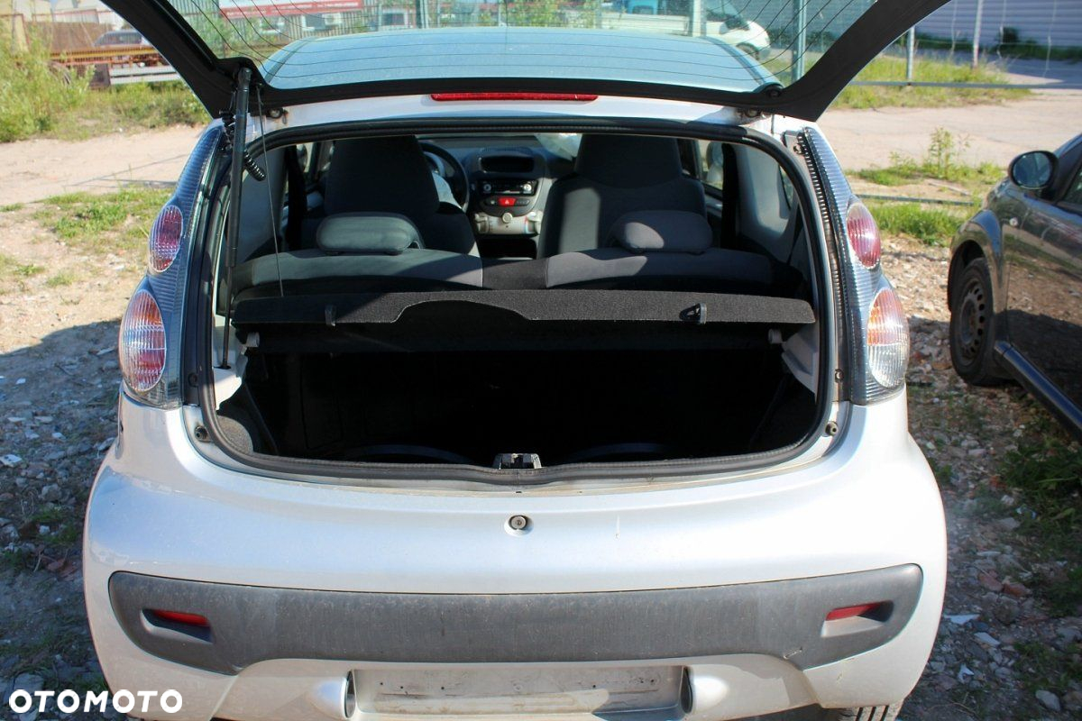 Citreon C1 2005 1.0i CFA Hatchback 3-drzwi (MASKA, ZDERZAK, LAMPA, BŁOTNIK, DRZWI, SZYBA, FOTEL) - 6