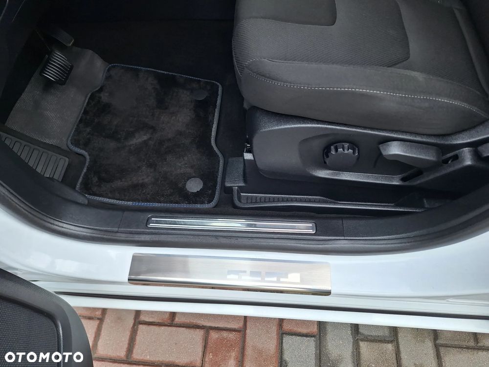 Ford S-Max - 16