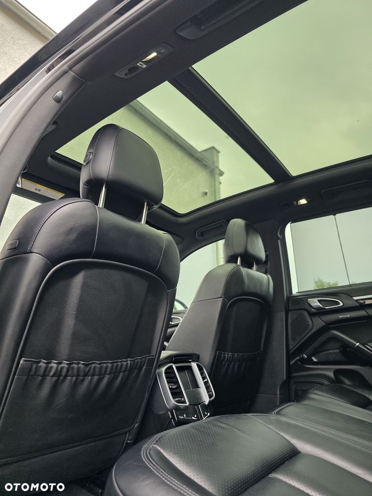 Porsche Cayenne Standard - 40