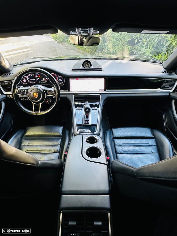 Porsche Panamera 4 E-Hybrid Edition 10 Anos - 25